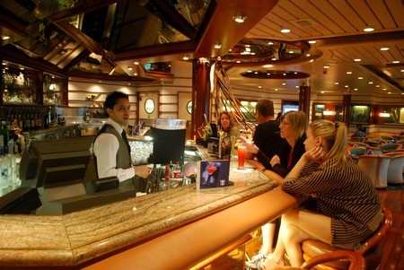 Mục sở thị khách sạn nổi 5 sao “Huyền thoại của biển” - 7 Mục sở thị khách sạn nổi 5 sao “Huyền thoại của biển” - 7