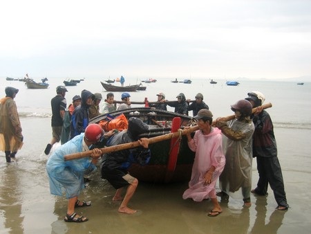 Một tàu trục vớt mất tích cùng 4 thuyền viên - 1 Một tàu trục vớt mất tích cùng 4 thuyền viên - 1