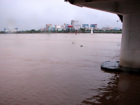 Mưa lớn, lũ lên nhanh, miền Trung nhiều thiệt hại - 5