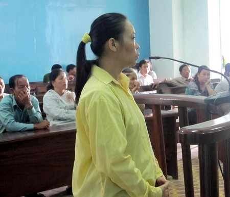 Lừa đảo hơn 2 tỉ đồng, lãnh 18 năm tù - 1