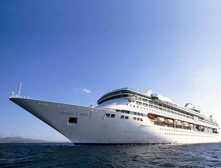 Mục sở thị khách sạn nổi 5 sao “Huyền thoại của biển” - 1 Mục sở thị khách sạn nổi 5 sao “Huyền thoại của biển” - 1