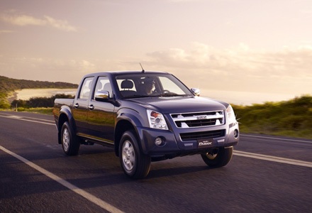 Điểm mặt “chiến binh” trên thị trường xe bán tải  - 6