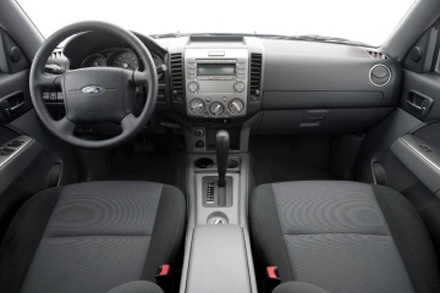 Điểm mặt “chiến binh” trên thị trường xe bán tải  - 13