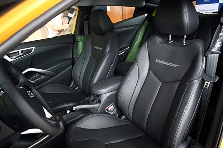 Hyundai Veloster chính hãng giá gần 840 triệu đồng - 11