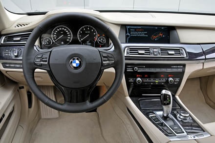 Xe BMW sedan hạng sang mới chuẩn bị về Việt Nam - 10 Xe BMW sedan hạng sang mới chuẩn bị về Việt Nam - 10