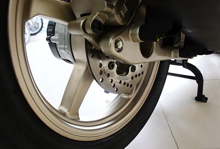 SYM ra mắt xe tay ga dung tích 170cc - 13 SYM ra mắt xe tay ga dung tích 170cc - 13