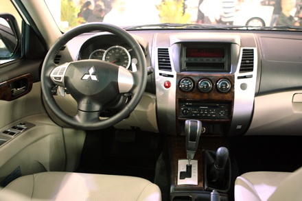 Mitsubishi Pajero Sport sẽ được lắp ráp trong nước - 4 Mitsubishi Pajero Sport sẽ được lắp ráp trong nước - 4
