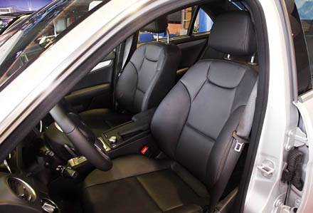 Mercedes giới thiệu bản mạnh nhất dòng C-Class tại Việt Nam - 8 Mercedes giới thiệu bản mạnh nhất dòng C-Class tại Việt Nam - 8