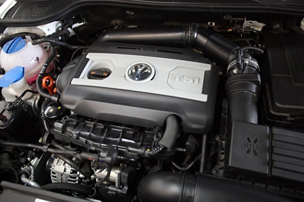 Volkswagen ra mắt Scirocco 2.0 tại Việt Nam - 4 Volkswagen ra mắt Scirocco 2.0 tại Việt Nam - 4