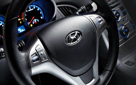 So sánh xe Genesis coupe và Scirocco - 4