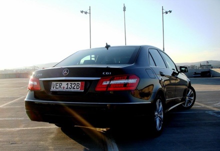 Mercedes E200 BE và E300 AMG lắp ráp trong nước - 4 Mercedes E200 BE và E300 AMG lắp ráp trong nước - 4