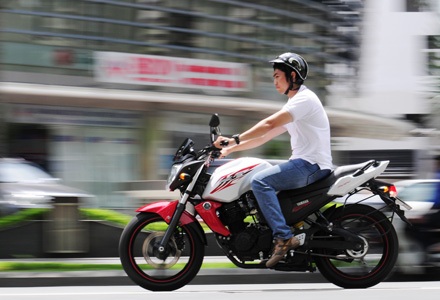Naked-bike Yamaha FZS 2011 có mặt tại Việt Nam - 14 Naked-bike Yamaha FZS 2011 có mặt tại Việt Nam - 14
