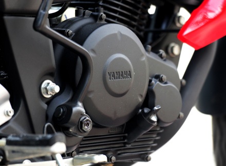 Naked-bike Yamaha FZS 2011 có mặt tại Việt Nam - 10 Naked-bike Yamaha FZS 2011 có mặt tại Việt Nam - 10