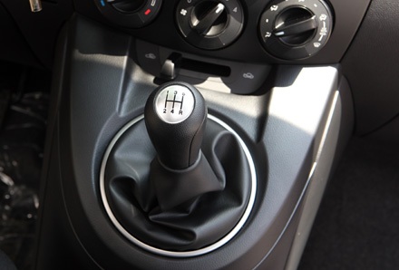 Xe Mazda2 lắp ráp trong nước có gì? - 3 Xe Mazda2 lắp ráp trong nước có gì? - 3