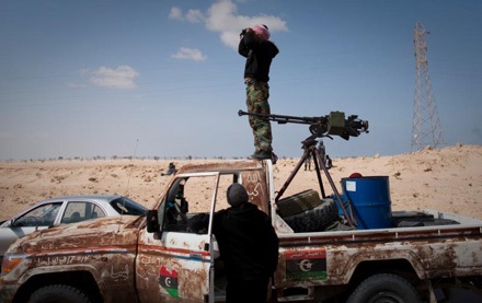 Xe bán tải, những “chiến xa” năng động - 19