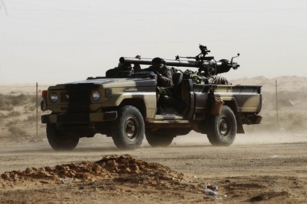 Xe bán tải, những “chiến xa” năng động - 13