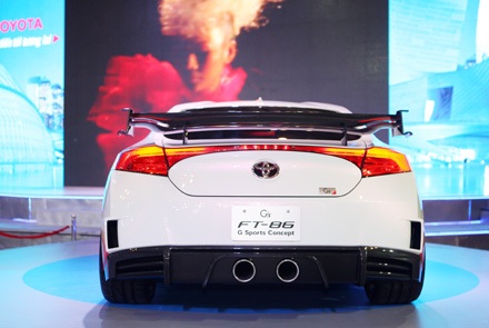 Ngắm xe “để ngắm” tại Việt Nam Motor Show 2011 - 8