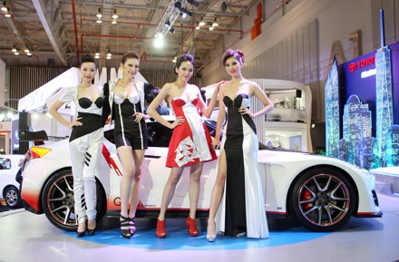Ngắm xe “để ngắm” tại Việt Nam Motor Show 2011 - 1
