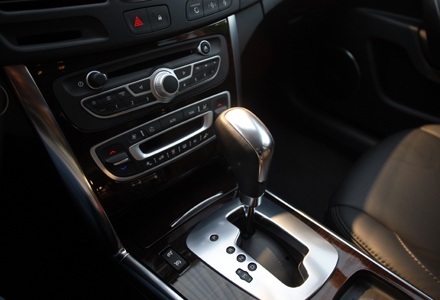 Ra mắt xe đắt nhất của Renault tại Việt Nam - 10 Ra mắt xe đắt nhất của Renault tại Việt Nam - 10