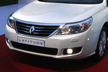 Ra mắt xe đắt nhất của Renault tại Việt Nam - 7 Ra mắt xe đắt nhất của Renault tại Việt Nam - 7