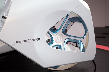 Bộ ba xe điện của Honda tại Tokyo Motor Show 2011 - 3 Bộ ba xe điện của Honda tại Tokyo Motor Show 2011 - 3