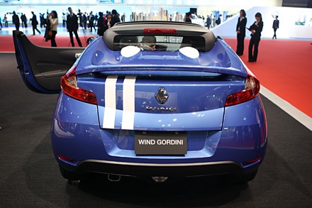 Renault - Lãng mạn kiểu Pháp - 12