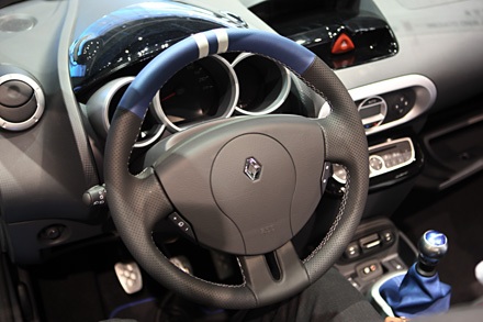 Renault - Lãng mạn kiểu Pháp - 16