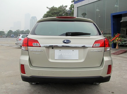 Xe Subaru Outback 3.6R ra mắt thị trường Hà Nội - 6 Xe Subaru Outback 3.6R ra mắt thị trường Hà Nội - 6