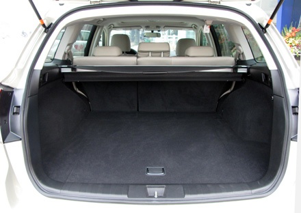 Xe Subaru Outback 3.6R ra mắt thị trường Hà Nội - 7 Xe Subaru Outback 3.6R ra mắt thị trường Hà Nội - 7