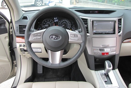 Xe Subaru Outback 3.6R ra mắt thị trường Hà Nội - 8 Xe Subaru Outback 3.6R ra mắt thị trường Hà Nội - 8