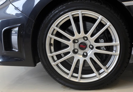 Subaru Impreza WRX 2.5 STI - Xe của niềm đam mê thực thụ - 5 Subaru Impreza WRX 2.5 STI - Xe của niềm đam mê thực thụ - 5