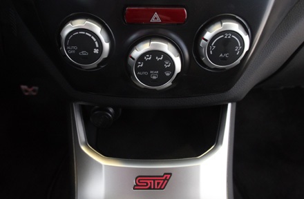 Subaru Impreza WRX 2.5 STI - Xe của niềm đam mê thực thụ - 15 Subaru Impreza WRX 2.5 STI - Xe của niềm đam mê thực thụ - 15
