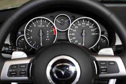 Xe thể thao MX-5 - Đồ trang sức của Mazda tại Việt Nam?