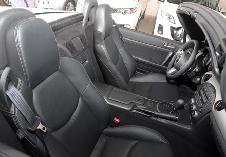 Xe thể thao MX-5 - Đồ trang sức của Mazda tại Việt Nam?