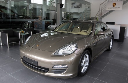 Porsche chính thức có mặt tại Hà Nội - 24
