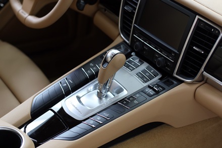 Porsche chính thức có mặt tại Hà Nội - 11