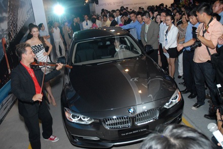 Xe BMW 320i phiên bản 2012 đến Việt Nam - 2 Xe BMW 320i phiên bản 2012 đến Việt Nam - 2