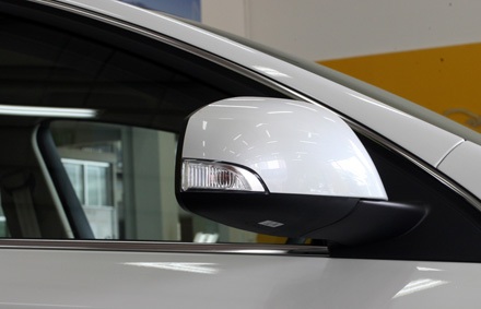 Renault Latitude có thêm phiên bản 2.0 tại Việt Nam - 9 Màn hình tinh thể lỏng hiện thị trạng thái của xe