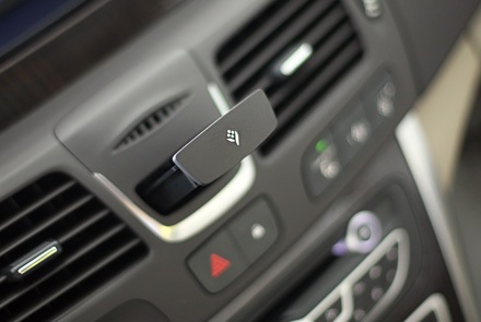 Renault Latitude có thêm phiên bản 2.0 tại Việt Nam - 14 Chức năng phun nước hoa tự động