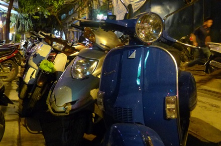 Nhưng vẫn gắn logo Piaggio