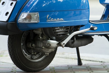 Vespa PX tái sinh tại Việt Nam - 5 ... với van một chiều và bộ lọc kí bằng mút