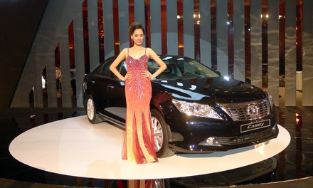 Toyota Camry thế hệ mới có giá bán từ 982 triệu đồng - 2 Camry mới tại Việt Nam không còn phiên bản 3.5L