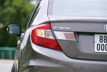 Honda Civic 2012 - Lột xác - 3 Đèn hậu thay đổi rõ nhất về thiết kế khi từ bỏ dạng đèn đôi