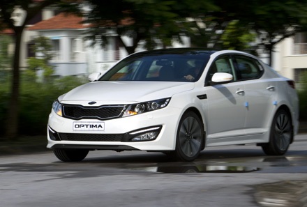Optima 2012 chen chân vào phân khúc sedan hạng trung - 1 Optima 2012 chen chân vào phân khúc sedan hạng trung