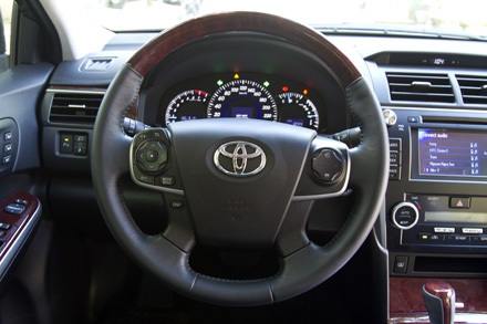 Camry thế hệ thứ 7 tại Việt Nam - Thay đổi để phù hợp - 13 Bố trí bảng đồng hồ chính