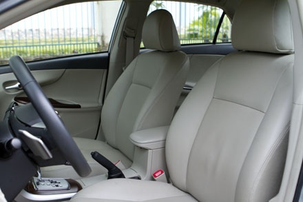 Xe Toyota Corolla Altis 2.0 RS tại Việt Nam có gì? - 14 Thông số kỹ thuật của xe Toyota Altis RS: