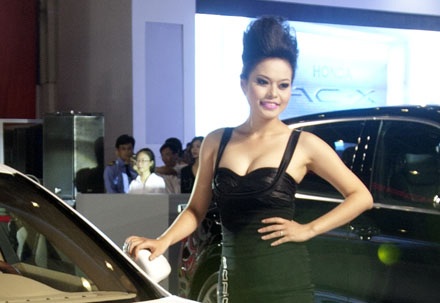 Mỹ nhân đốt nóng Vietnam Motorshow 2012 - 30 Như Ý