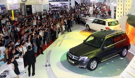 Mercedes GLK300 mới chính thức ra mắt - 1 Mercedes GLK300 mới chính thức ra mắt tại Vietnam Motorshow 2012
