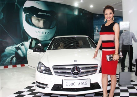 Mercedes GLK300 mới chính thức ra mắt - 2 Mercedes GLK300 mới chính thức ra mắt tại Vietnam Motorshow 2012