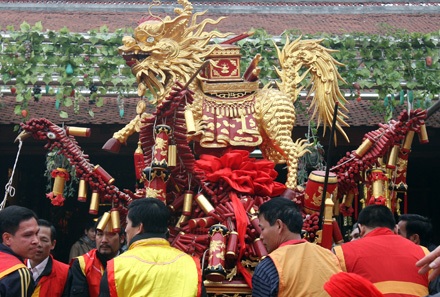 Hãy là “siêu nhân” để chơi hội làng Đồng Kỵ - 6 Hãy là “siêu nhân” để chơi hội làng Đồng Kỵ - 6